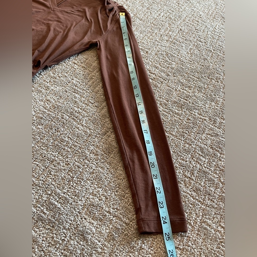 Athleta Outbound Chocolate Brown V-Neck Long Sleeve Ruched Tee, Athleisure, XS - Picture 12 of 16